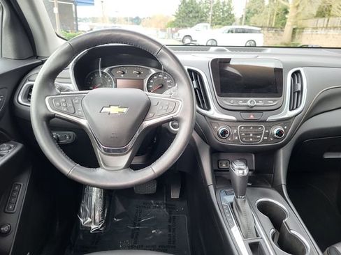 Used 2018 Chevrolet Equinox Premier image 17