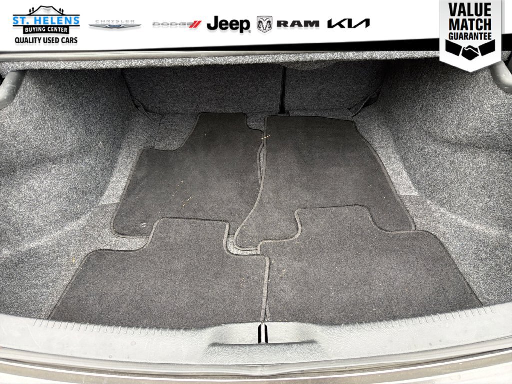 Used 2023 Chrysler 300 Touring w/ Safetytec Plus Group RWD image 7