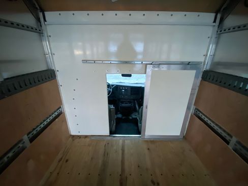 Used 2021 Chevrolet Express 3500 w/ Power Convenience Package image 10