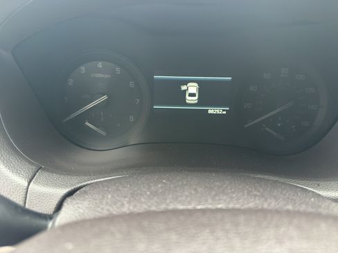 Used 2018 Genesis G80 3.8 RWD image 4