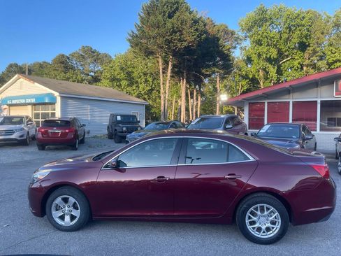 Used 2016 Chevrolet Malibu LT FWD image 7