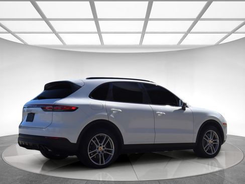 Used 2019 Porsche Cayenne S w/ Premium Plus Package AWD/4WD image 6