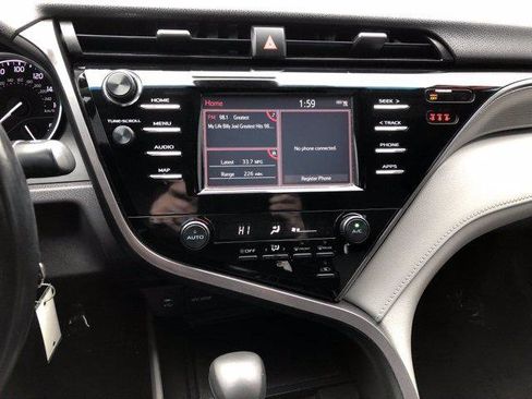 Certified 2019 Toyota Camry SE image 20