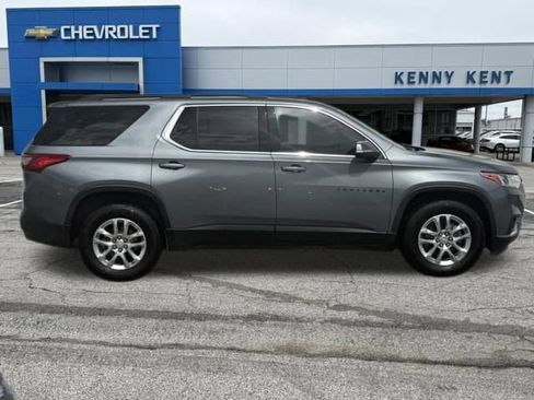 Used 2021 Chevrolet Traverse LT FWD image 3