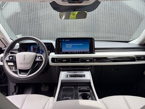 Used 2026 Lincoln Aviator AWD image 43