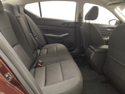 Used 2025 Nissan Altima 2.5 SV FWD image 19