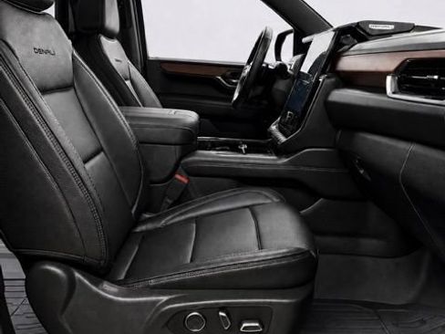 Used 2025 GMC Yukon Denali w/ Denali Reserve Package AWD/4WD image 18