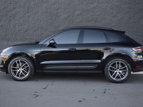 Certified 2026 Porsche Macan image 2