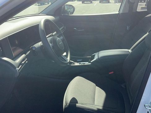 Certified 2025 Hyundai Tucson SEL image 18