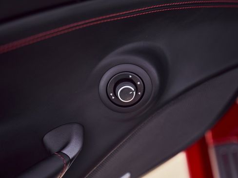 Used 2019 Ferrari 488 Spider Base image 33