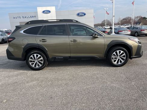 Used 2024 Subaru Outback Premium image 4