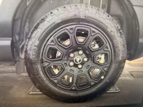 Used 2025 Ford Bronco Sport Badlands image 11