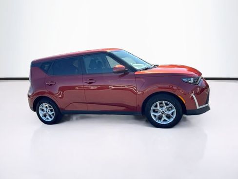 Used 2023 Kia Soul LX w/ Option Group 015 FWD image 12