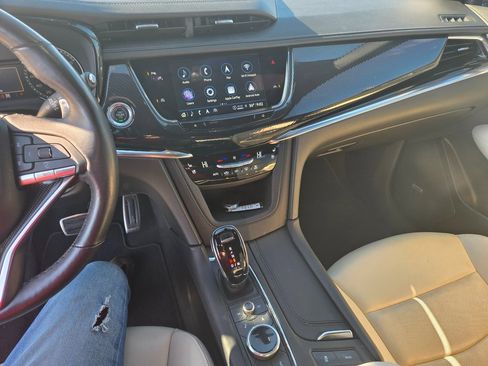 Used 2023 Cadillac XT6 Sport image 10