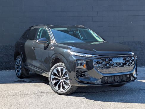 New 2026 Audi Q3 quattro 2.0T AWD/4WD image 3