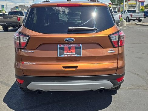 Used 2017 Ford Escape SE AWD/4WD image 4