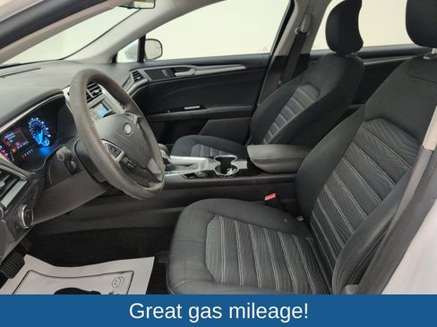 Used 2016 Ford Fusion SE image 4
