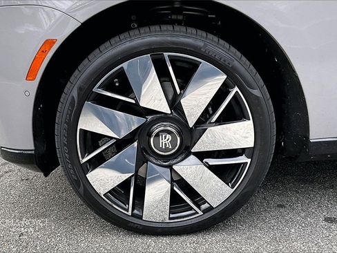 Used 2026 Rolls-Royce Cullinan image 10