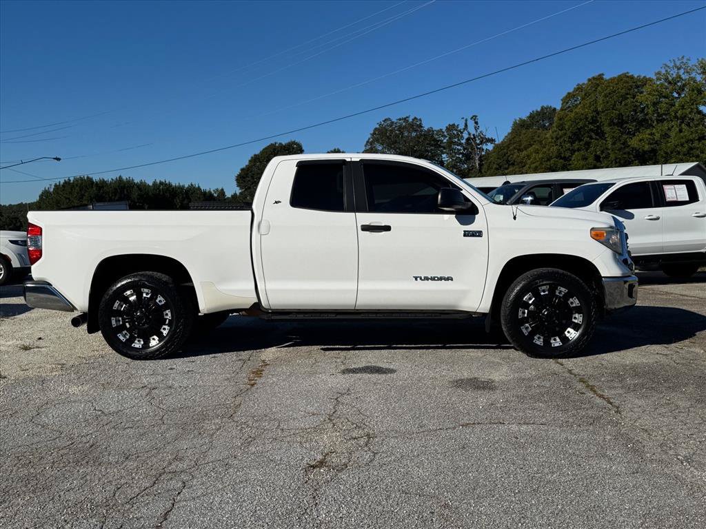 Used 2015 Toyota Tundra SR5 w/ SR5 Upgrade Package AWD/4WD image 2
