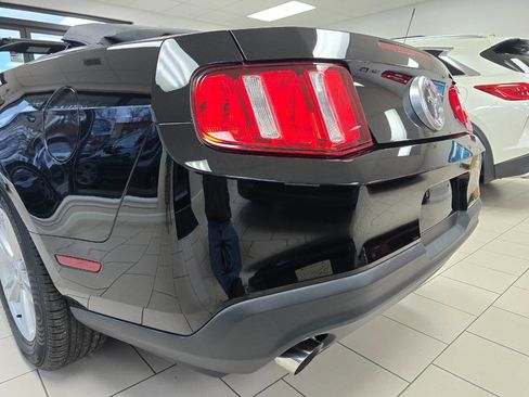 Used 2012 Ford Mustang Convertible image 12