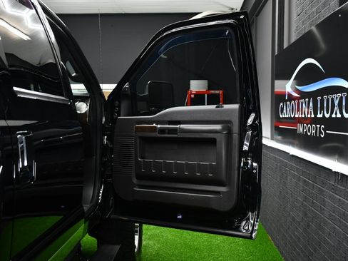 Used 2016 Ford F350 Platinum w/ FX4 Off-Road Package image 48