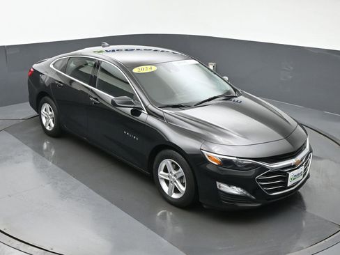 Used 2024 Chevrolet Malibu LT image 3