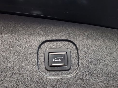 Used 2017 Chevrolet Equinox LT w/ Convenience Package image 11