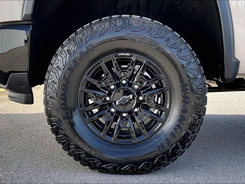 Used 2026 Chevrolet Silverado 2500 ZR2 AWD/4WD image 10