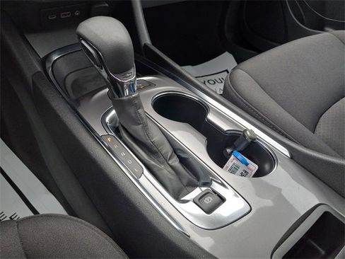 Used 2024 Chevrolet Malibu LT image 21