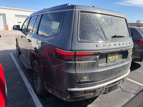 Used 2023 Jeep Wagoneer Series II w/ HD Trailer Tow Package image 10