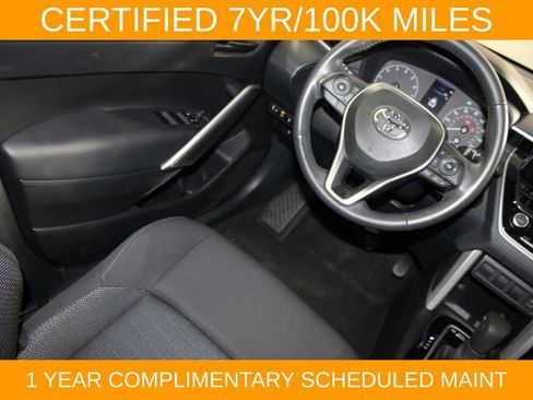 Used 2024 Toyota Corolla Cross AWD Hybrid w/ Moonroof Package image 17