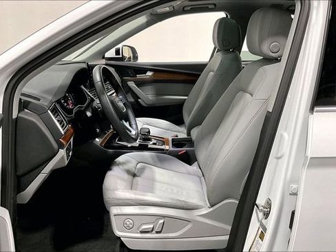 Used 2023 Audi Q5 2.0T Premium w/ Convenience Package image 26