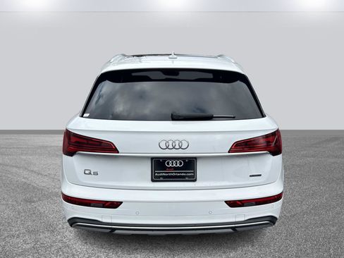 Used 2021 Audi Q5 Premium w/ Convenience Package image 5