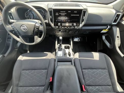 Used 2025 Nissan Frontier SV w/ SV Convenience Package RWD image 20