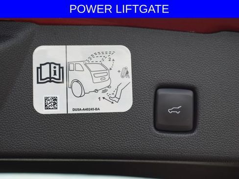 Used 2020 Ford Escape Titanium AWD/4WD image 9