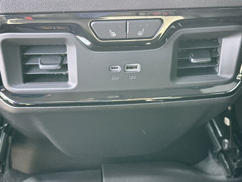 Used 2024 GMC Sierra 2500 AT4 w/ AT4 Premium Plus Package image 26