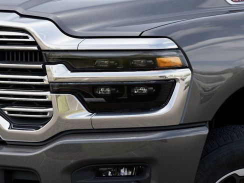 New 2026 RAM 2500 Laramie AWD/4WD image 11