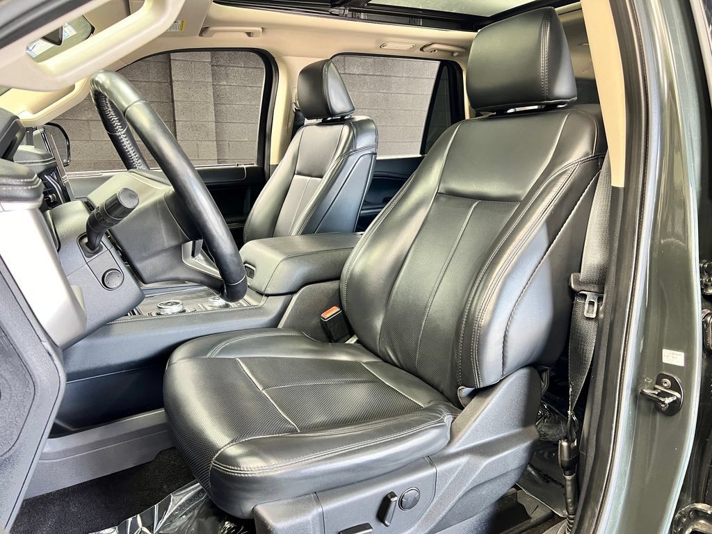 Used 2022 Ford Expedition Max XLT AWD/4WD image 7