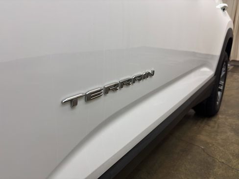 Used 2025 GMC Terrain Elevation image 13