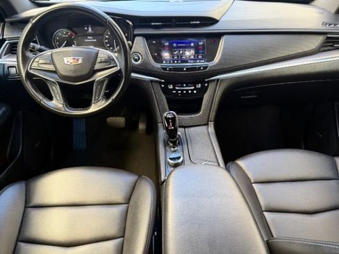 Used 2021 Cadillac XT5 Luxury w/ LPO, Floor Liner Package FWD image 11