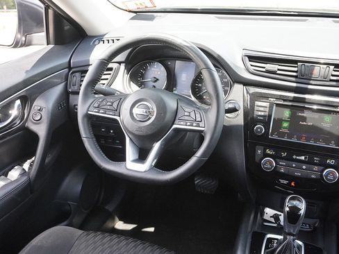 Used 2018 Nissan Rogue SV w/ Premium Package AWD/4WD image 32