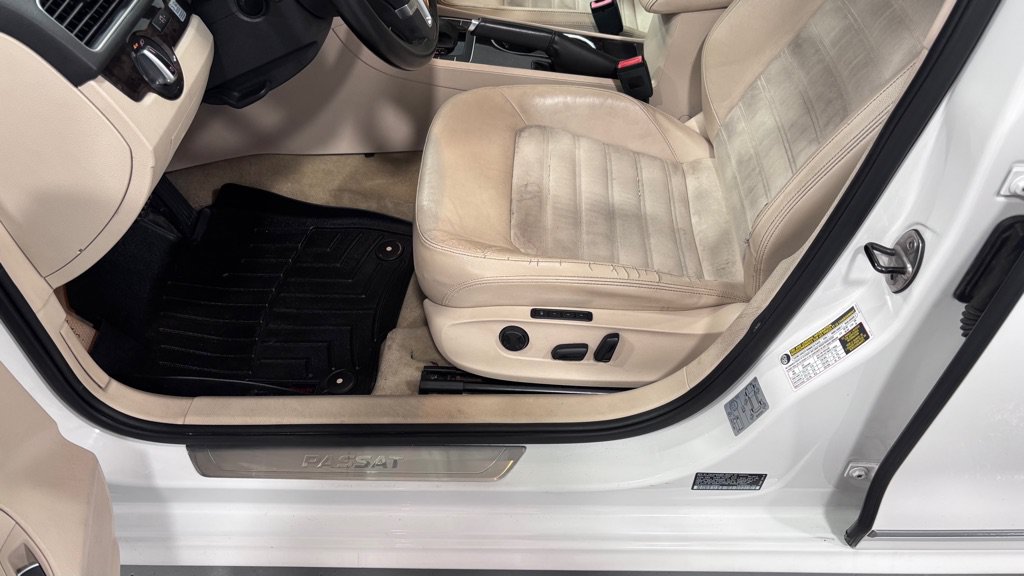 Used 2014 Volkswagen Passat TDI SEL Premium FWD image 11