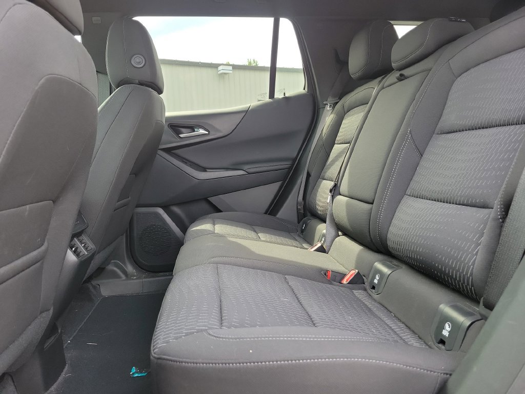 Used 2025 Chevrolet Equinox LT w/ Safety and Technology Package FWD image 17
