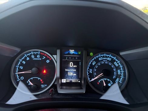 Used 2022 Toyota Tacoma SR5 w/ Technology Package RWD image 9