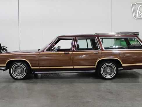 Used 1990 Ford LTD Country Squire image 25