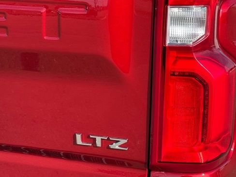 New 2026 Chevrolet Silverado 1500 LTZ w/ LTZ Premium Package AWD/4WD image 21