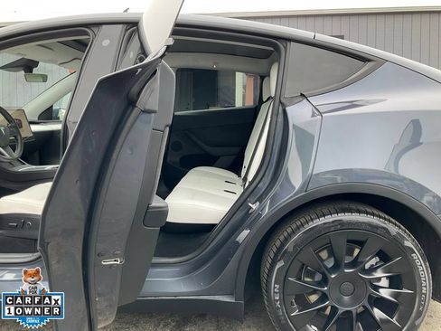 Used 2022 Tesla Model Y Long Range AWD/4WD image 7