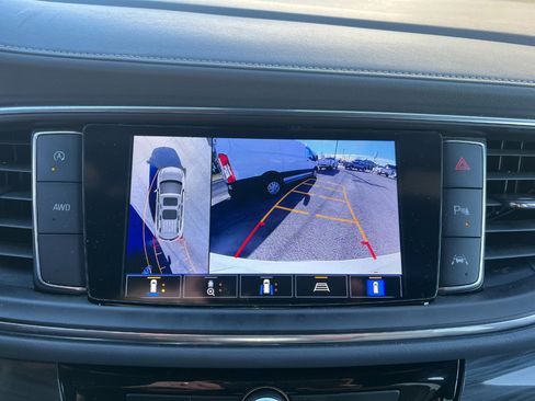 Used 2024 Buick Enclave Premium image 43