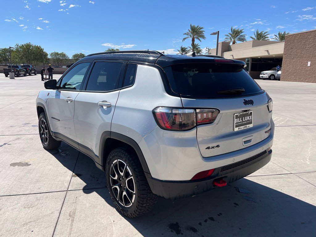 Certified 2025 Jeep Compass Trailhawk AWD/4WD image 9