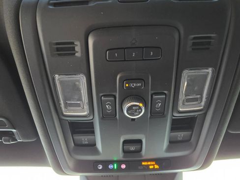 Used 2023 Cadillac Escalade ESV Premium Luxury AWD/4WD image 42